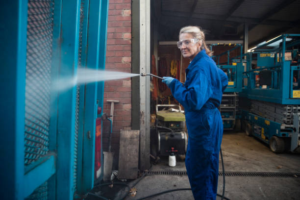 Best Garage Pressure Washing  in Montevideo, MN