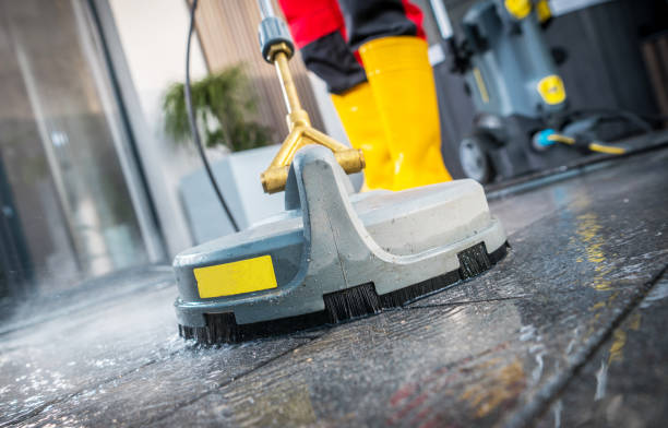 Best Garage Pressure Washing  in Montevideo, MN